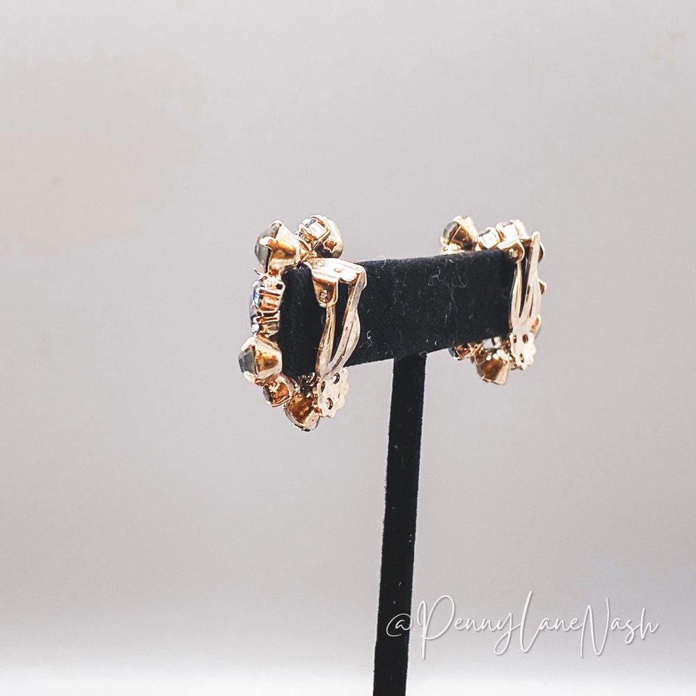 Vintage Multi Stone Clear & Gold Flower Cluster Stud Earrings - Picture 6 of 7